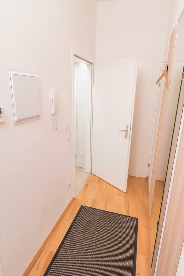 Tiny Hideaway Apartment Vienna Exterior photo